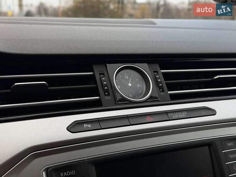 Седан Volkswagen Passat 2015 в Кривом Роге