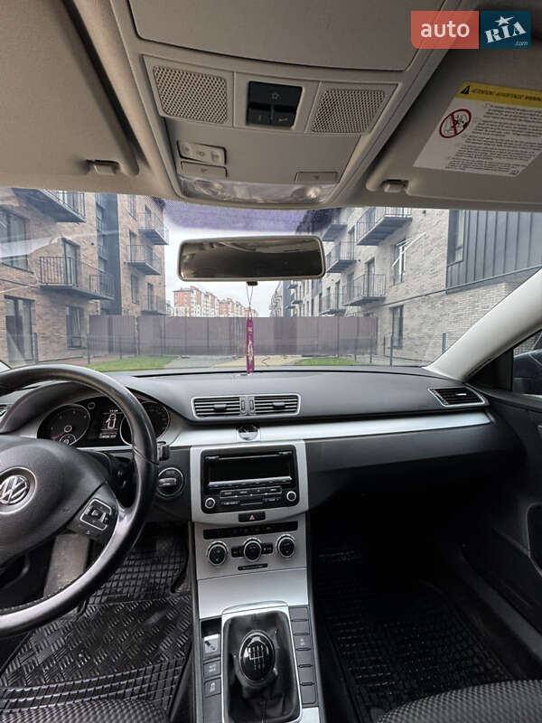 Универсал Volkswagen Passat 2013 в Ивано-Франковске