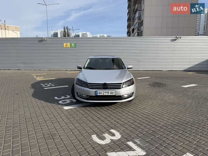 Седан Volkswagen Passat 2014 в Одессе