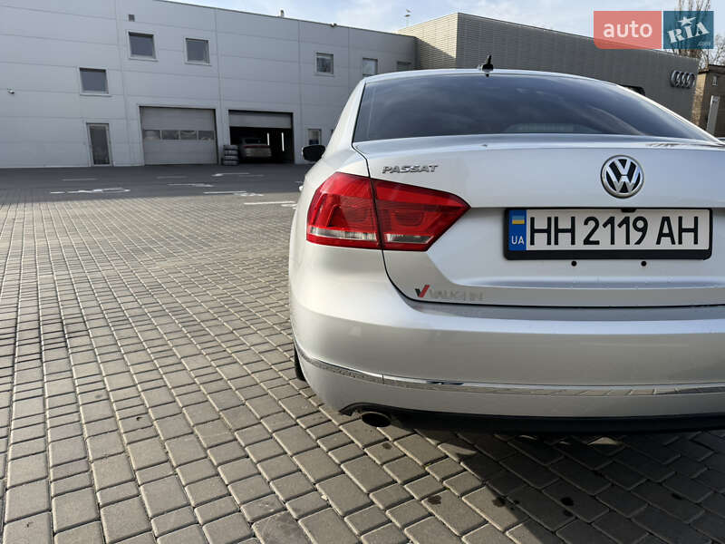 Седан Volkswagen Passat 2014 в Одессе