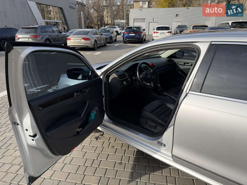 Седан Volkswagen Passat 2014 в Одессе