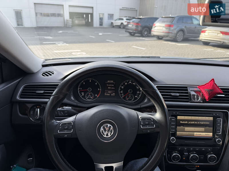 Седан Volkswagen Passat 2014 в Одессе