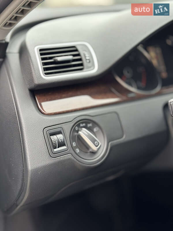 Універсал Volkswagen Passat 2011 в Луцьку