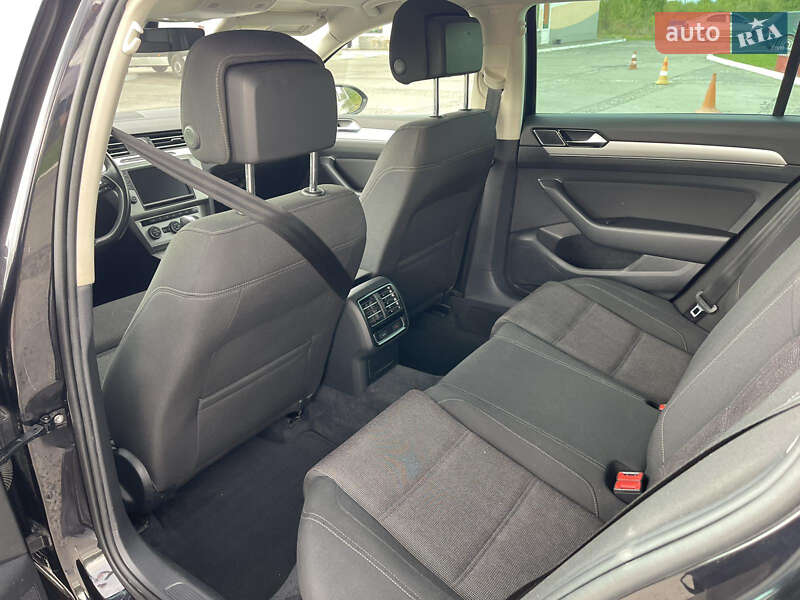 Універсал Volkswagen Passat 2017 в Ужгороді