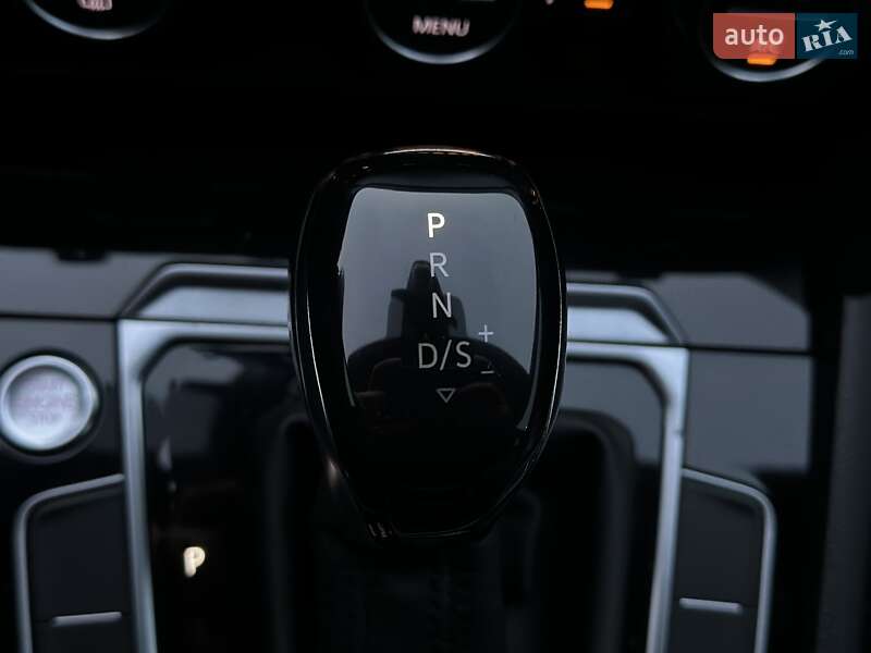 Универсал Volkswagen Passat 2015 в Черновцах