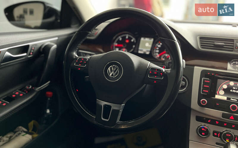 Универсал Volkswagen Passat 2011 в Шептицькому