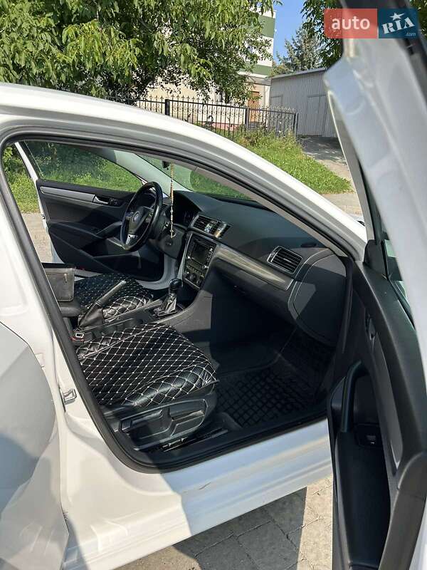 Седан Volkswagen Passat 2015 в Хмельницком