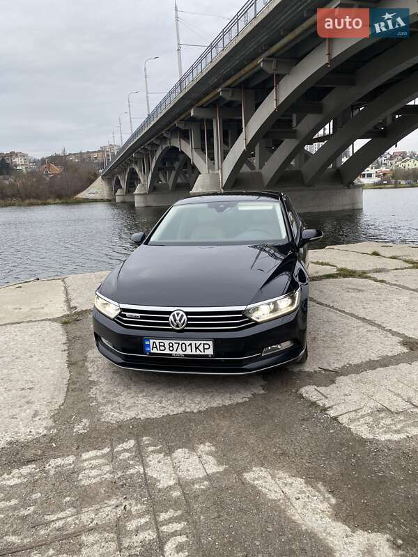 Седан Volkswagen Passat 2015 в Виннице