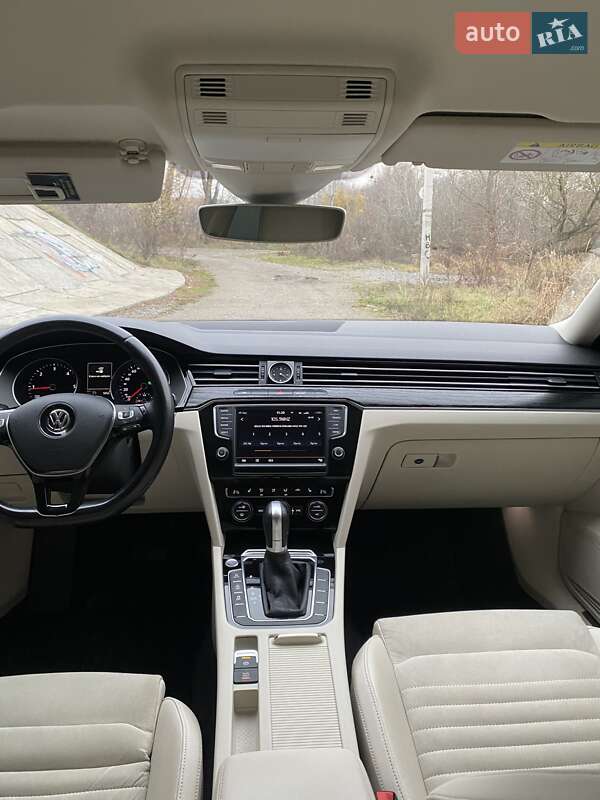 Седан Volkswagen Passat 2015 в Виннице