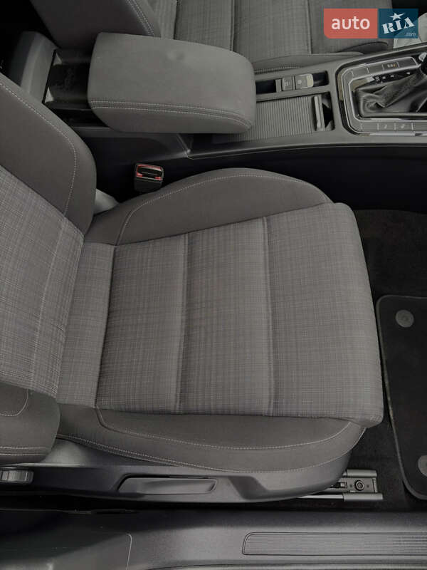 Универсал Volkswagen Passat 2020 в Дубно