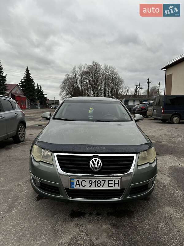 Универсал Volkswagen Passat 2005 в Любешове