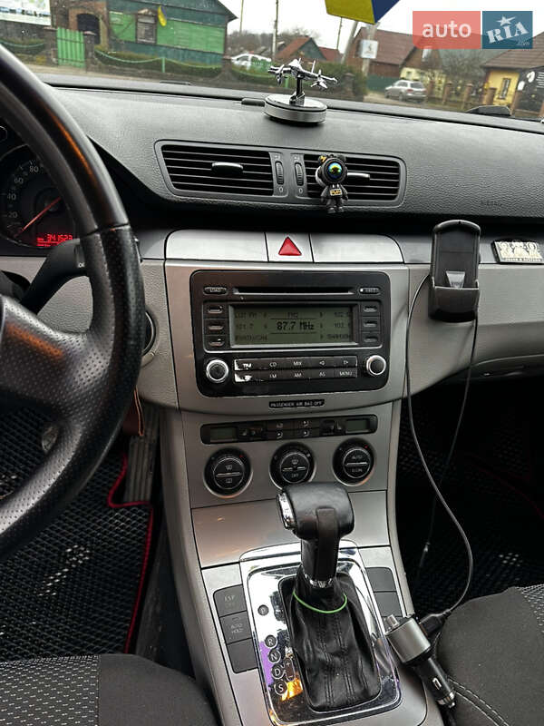 Универсал Volkswagen Passat 2005 в Любешове