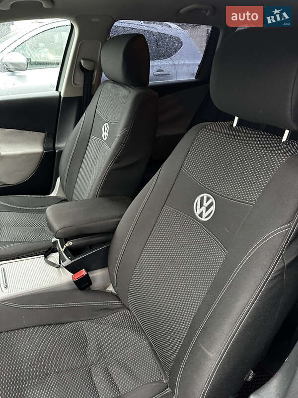 Универсал Volkswagen Passat 2005 в Любешове