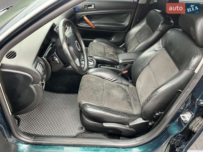 Седан Volkswagen Passat 2001 в Вишневом