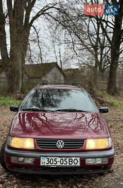 Универсал Volkswagen Passat 1994 в Заречном
