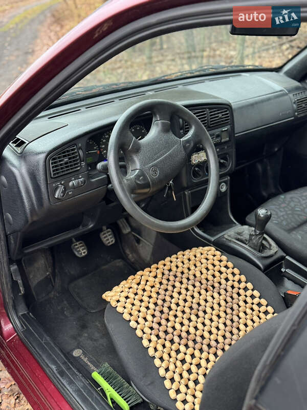 Универсал Volkswagen Passat 1994 в Заречном