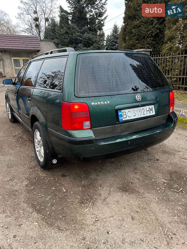Седан Volkswagen Passat 1998 в Львове