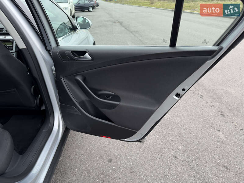 Седан Volkswagen Passat 2009 в Виннице