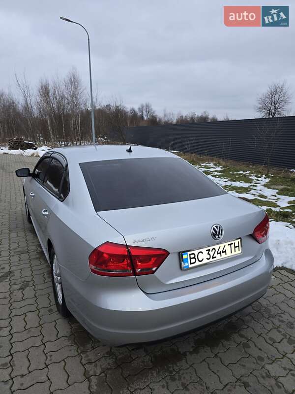 Седан Volkswagen Passat 2012 в Стрые