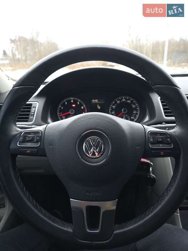 Седан Volkswagen Passat 2012 в Стрые