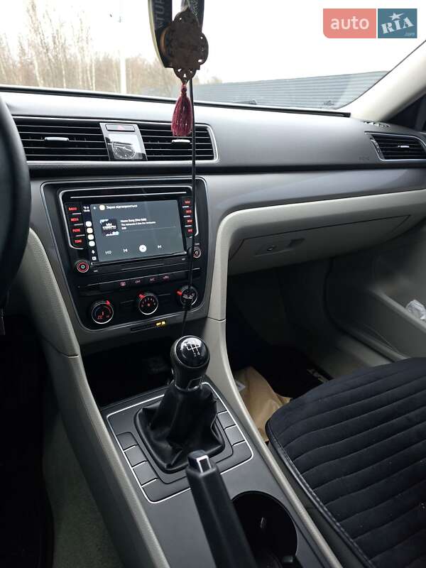 Седан Volkswagen Passat 2012 в Стрые