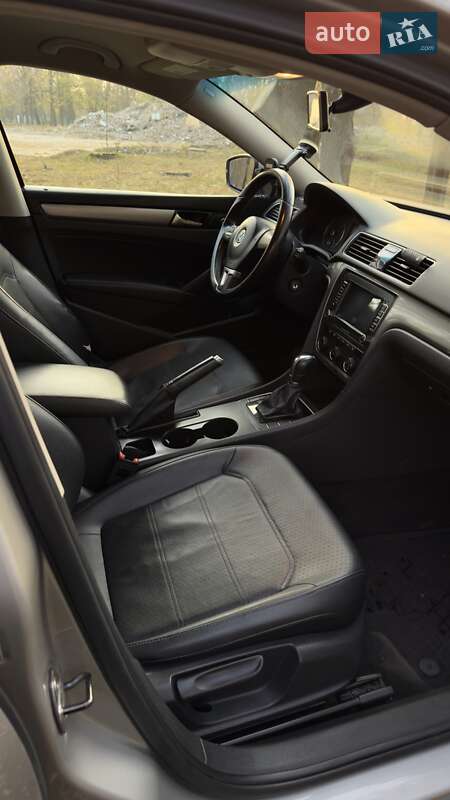 Седан Volkswagen Passat 2013 в Киеве