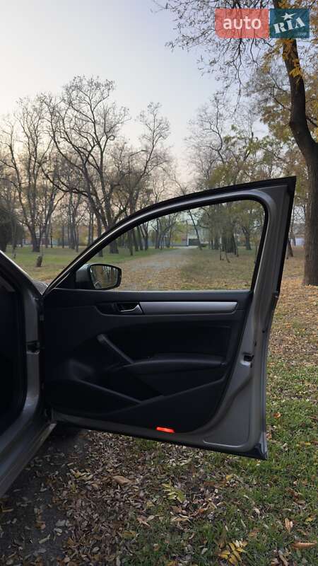 Седан Volkswagen Passat 2013 в Киеве