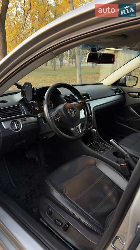 Седан Volkswagen Passat 2013 в Киеве