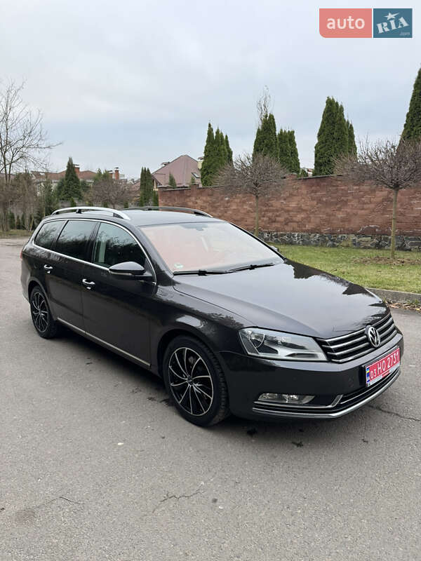 Універсал Volkswagen Passat 2012 в Рівному