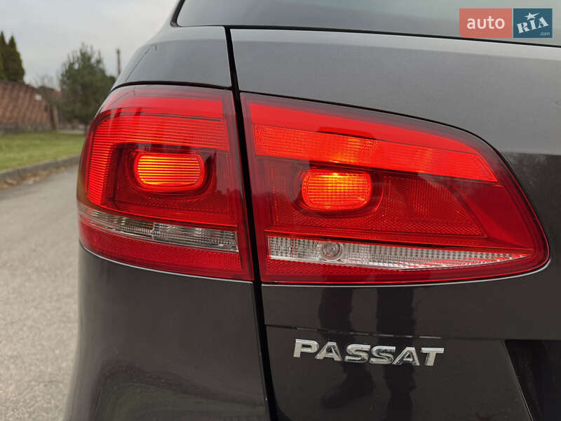 Універсал Volkswagen Passat 2012 в Рівному
