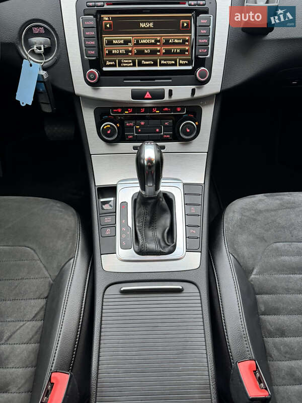 Універсал Volkswagen Passat 2012 в Рівному