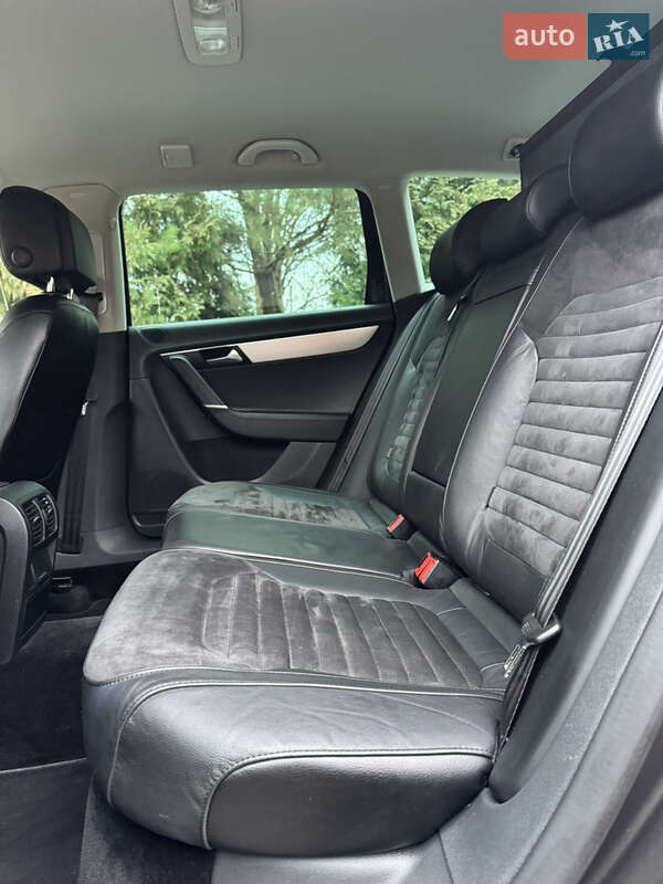 Універсал Volkswagen Passat 2012 в Рівному