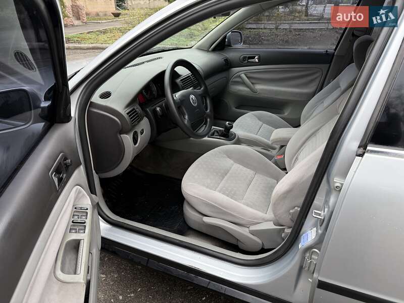 Универсал Volkswagen Passat 2001 в Ахтырке