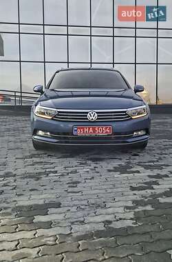 Універсал Volkswagen Passat 2016 в Чернівцях