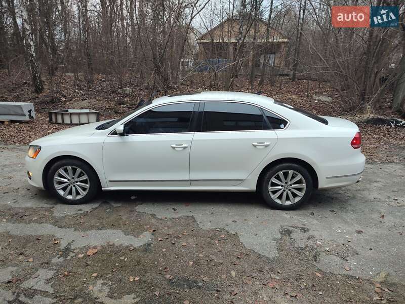 Седан Volkswagen Passat 2012 в Киеве