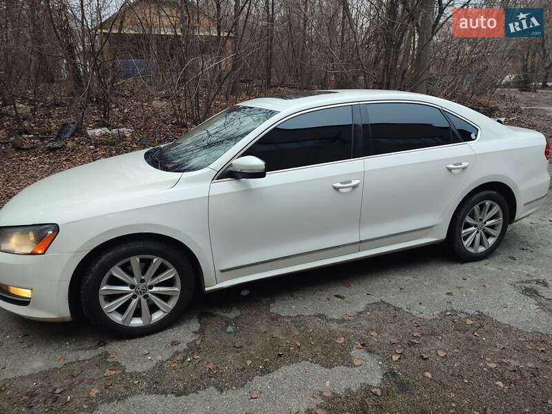Седан Volkswagen Passat 2012 в Киеве