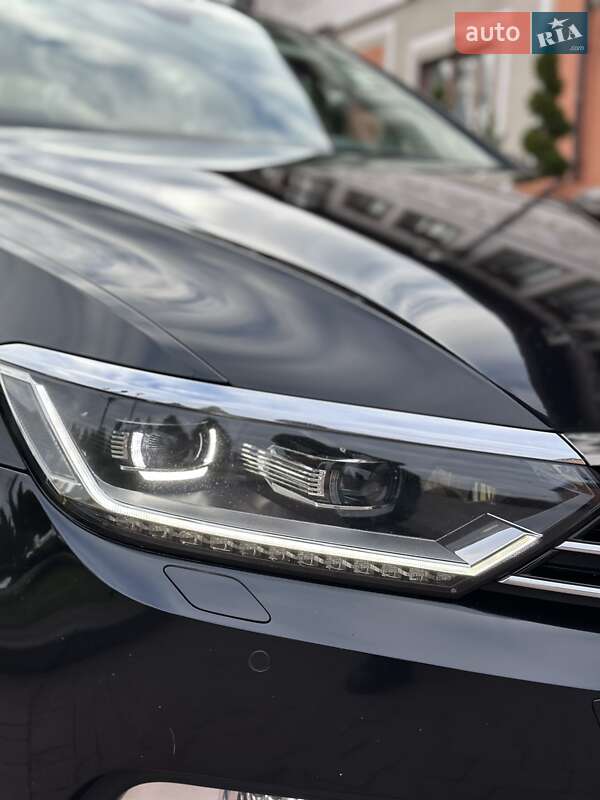 Седан Volkswagen Passat 2016 в Стрые