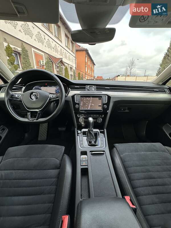 Седан Volkswagen Passat 2016 в Стрые