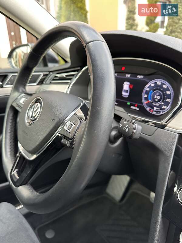 Седан Volkswagen Passat 2016 в Стрые