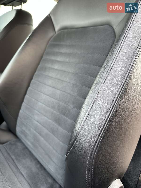 Седан Volkswagen Passat 2016 в Стрые