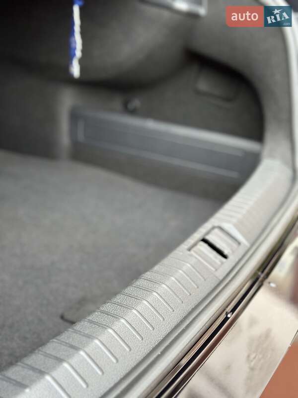 Седан Volkswagen Passat 2016 в Стрые