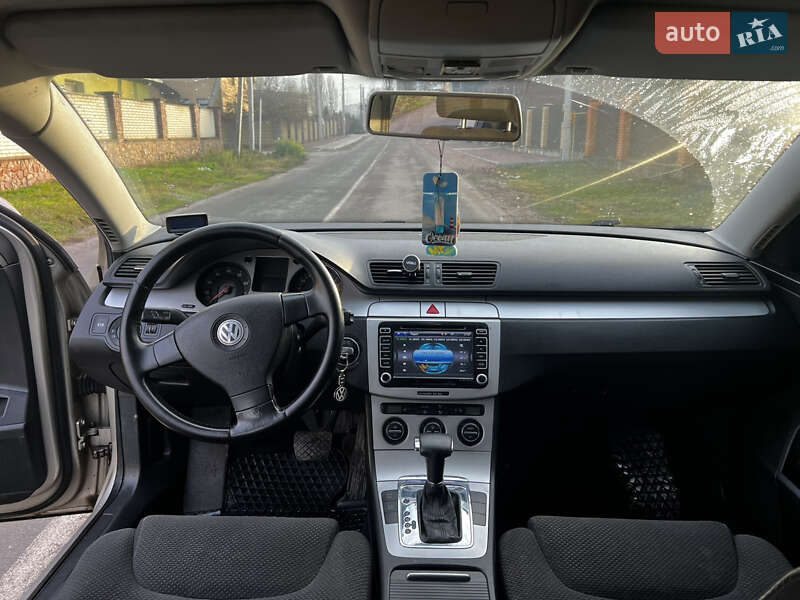 Седан Volkswagen Passat 2008 в Житомире