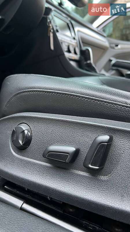 Седан Volkswagen Passat 2014 в Кривом Роге