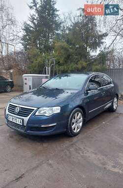 Седан Volkswagen Passat 2005 в Славянске