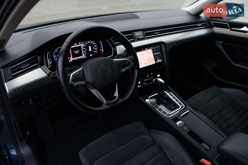 Универсал Volkswagen Passat 2021 в Луцке