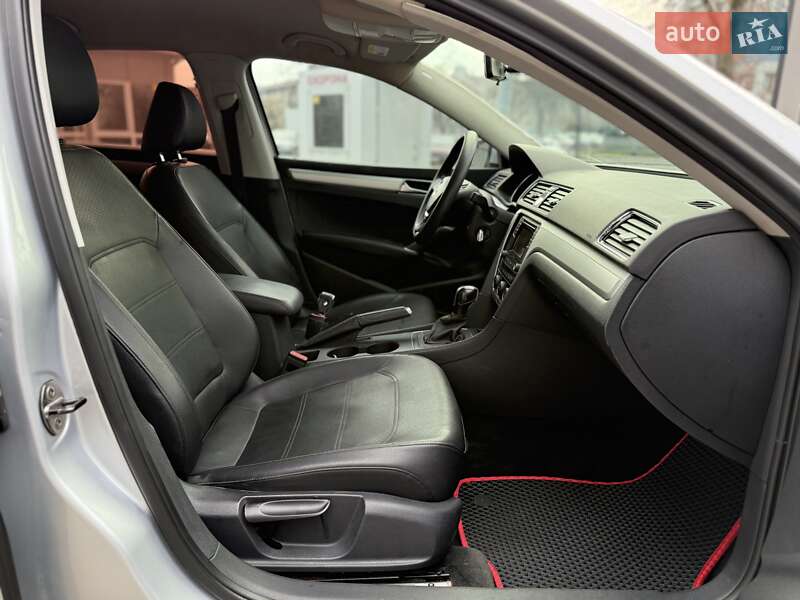 Седан Volkswagen Passat 2016 в Киеве