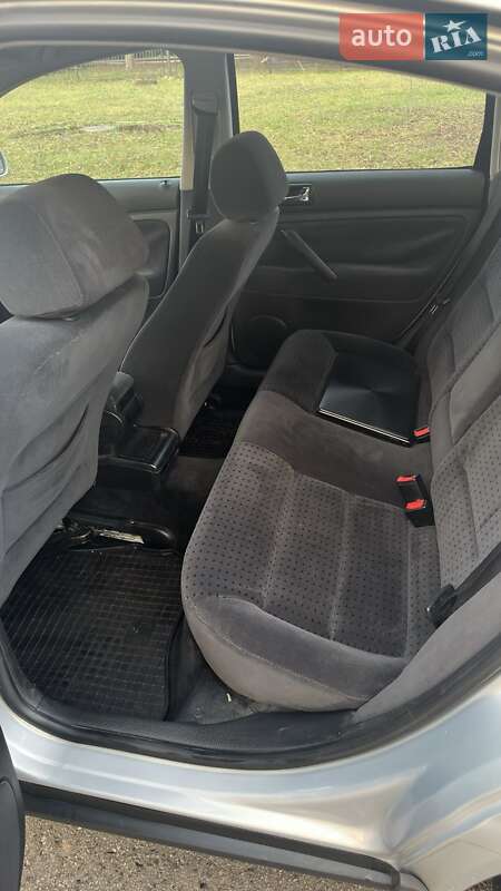 Седан Volkswagen Passat 1999 в Харькове