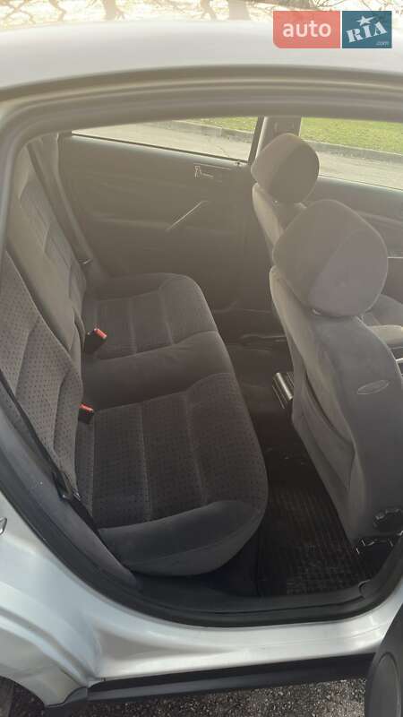 Седан Volkswagen Passat 1999 в Харькове