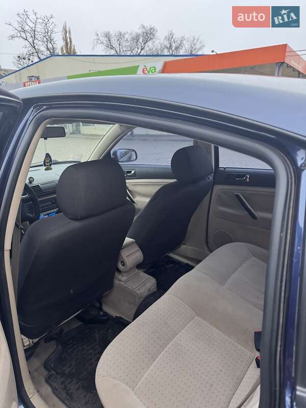 Седан Volkswagen Passat 1996 в Славянске