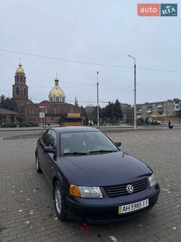 Седан Volkswagen Passat 1996 в Славянске